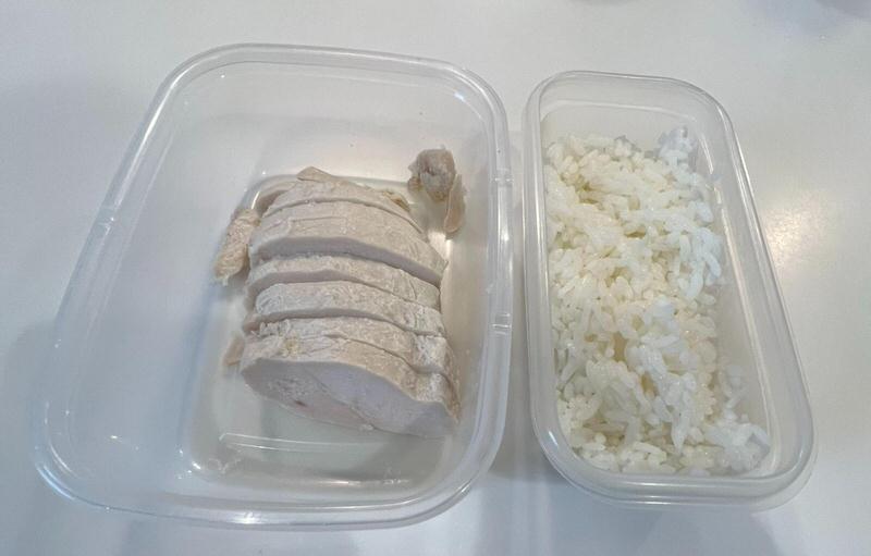 鶏むね肉のハム(塩こうじ風味)、ごはん、（マルチビタミン）