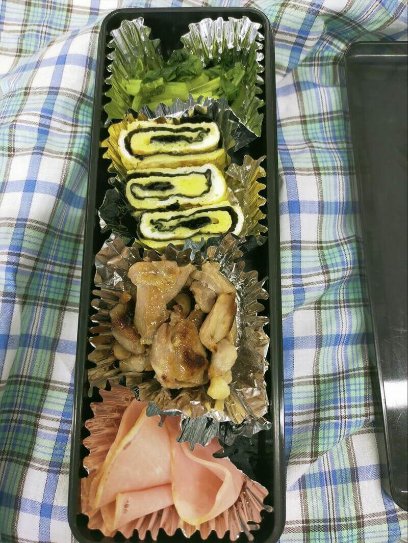 ダイエット中のお昼のお弁当写真